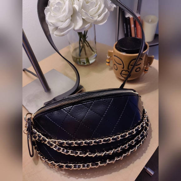 Unbranded Bags New Black Gold Chain Quilted Versatile Crossbody Purse Fanny Pack Style